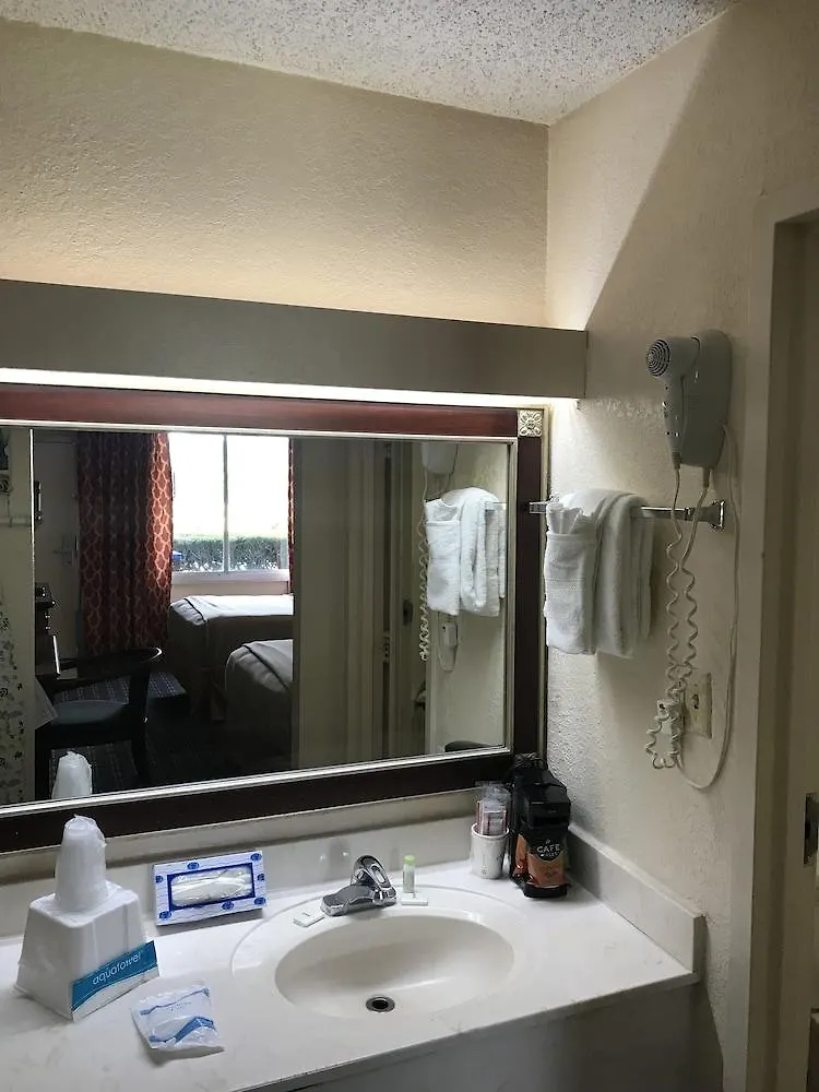 Quality Inn Tampa Lake Magdalene Hotel