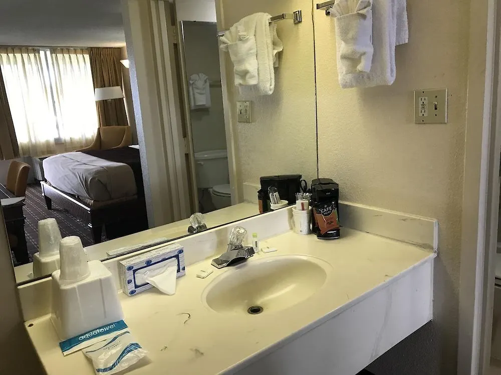 Quality Inn Tampa Lake Magdalene Hotel