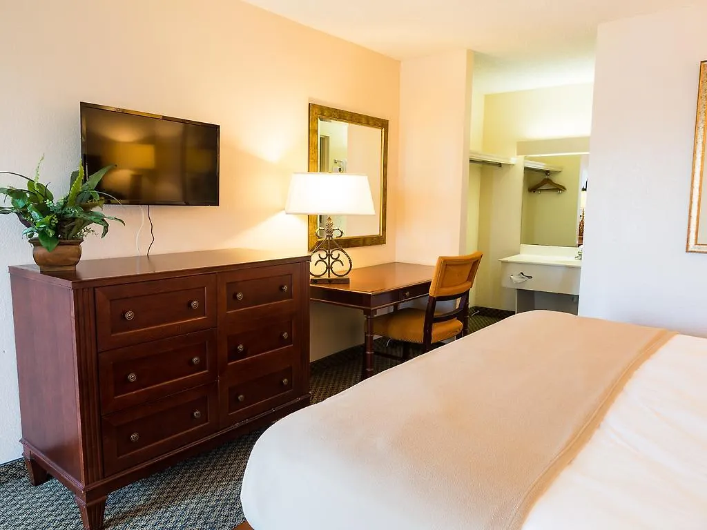 Quality Inn Tampa Lake Magdalene Hotel