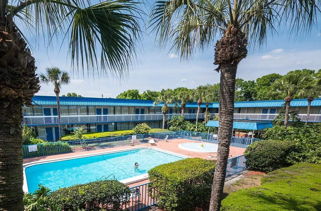 ** Hotel Quality Inn Tampa Lake Magdalene United States